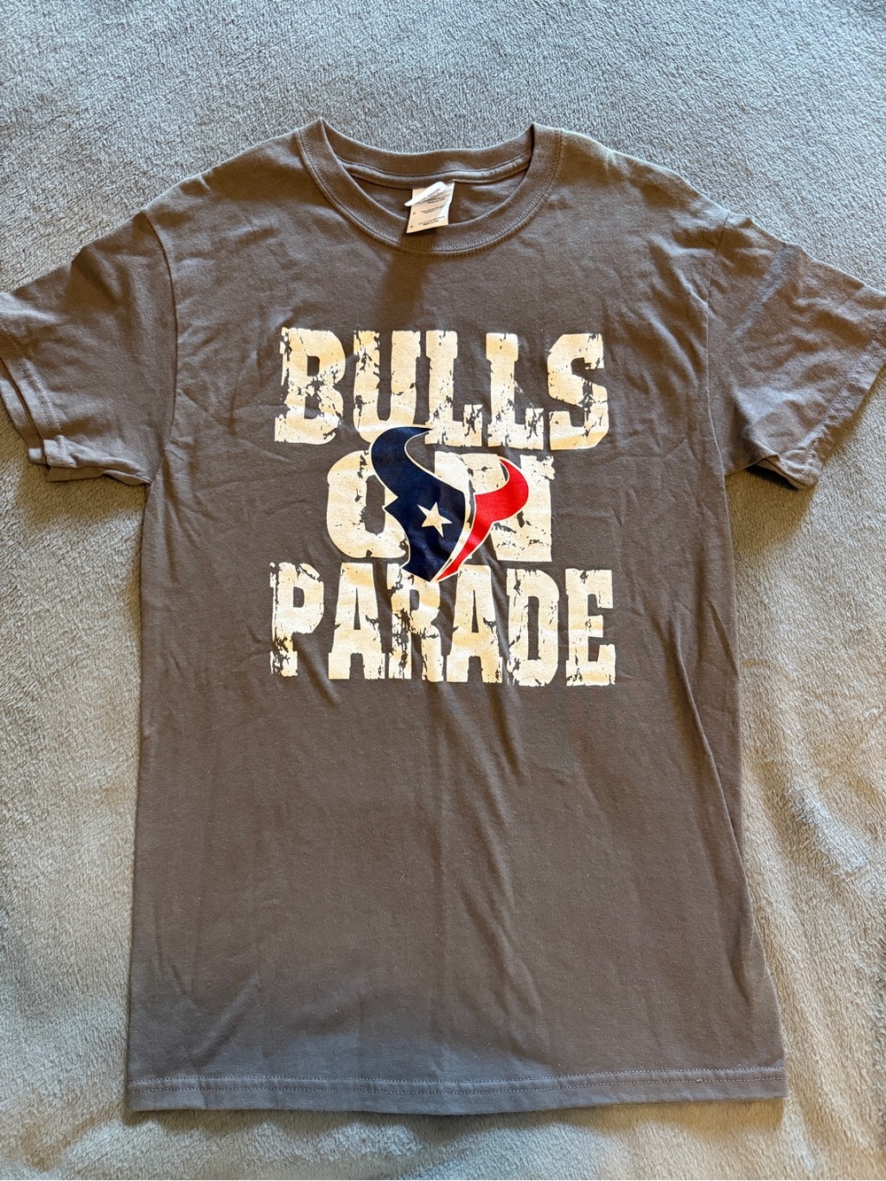 Texans Bulls on Parade Graphic Tee - Gray with Red & Blue Logo